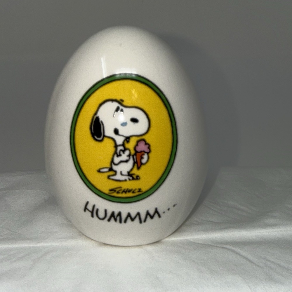 Vtg.  Peanuts Snoopy Ceramic Egg By Aviva Japan